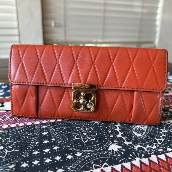 Chloe' Chloe Rare Coral Quilted Elise Continental Turnlock Long Wallet - Picture 1 of 12